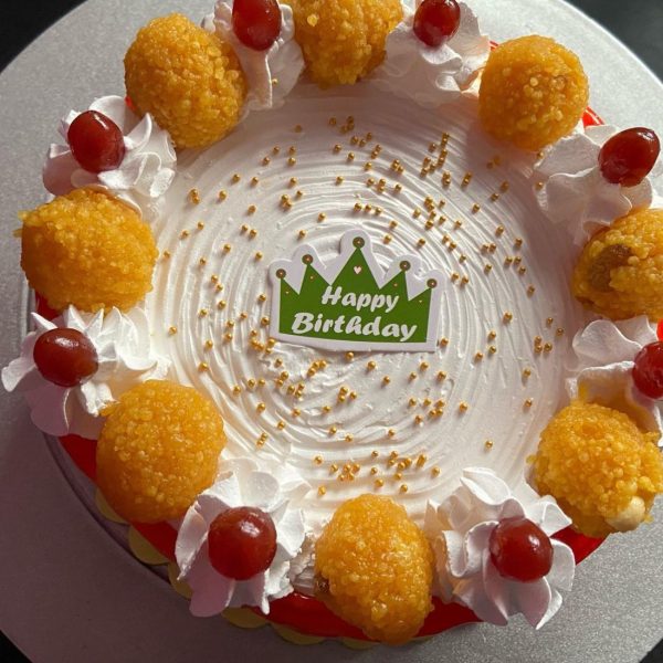 Signature Moti Choor Laddoo Cake with nuts - Aishwarya