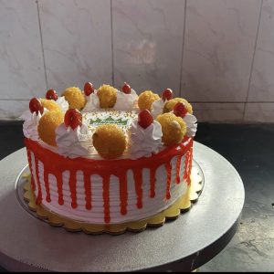 Signature Moti Choor Laddoo Cake with nuts - Aishwarya