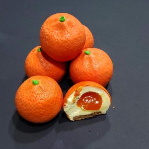 Set of 6 festive mousse mandarins with white chocolate filling