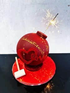 Mini Showstopper cake with surprise inside Mini Showstopper cake with candies, macarons, and confetti inside.