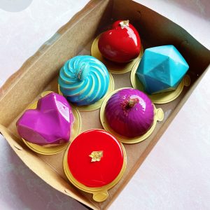 4 or 6 Pack Individual Mousse Cakes
